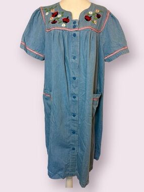 Go Softly Patio Ladybug Embroidered Chambray Midi Dress Blue Size XL